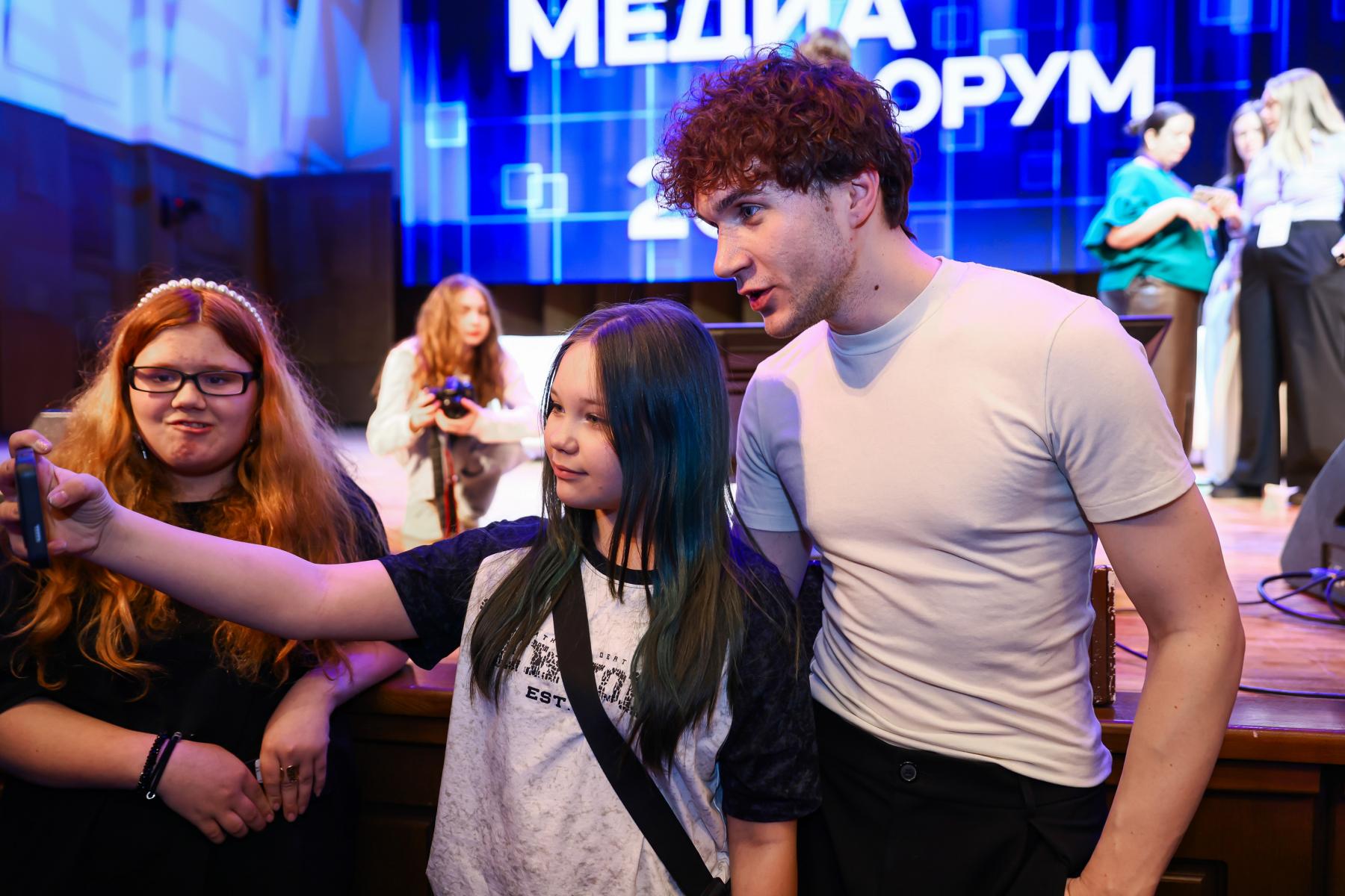 Фото Соловьёв, Савочкин, Никишева: звездные гости собрали на форуме в Новосибирске свыше тысячи человек – 100 ярких кадров 14